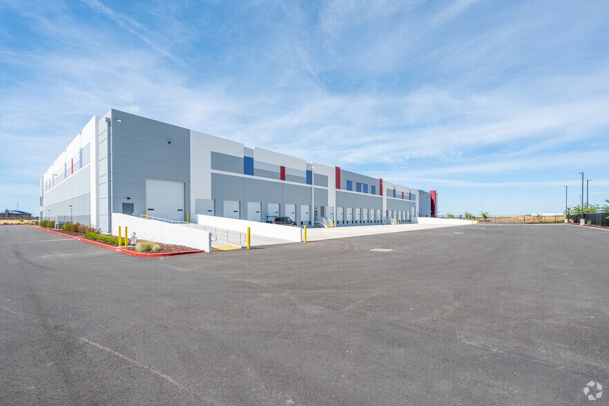 More Photos Of 7070 Badiee Dr, Sacramento Warehouse For Lease