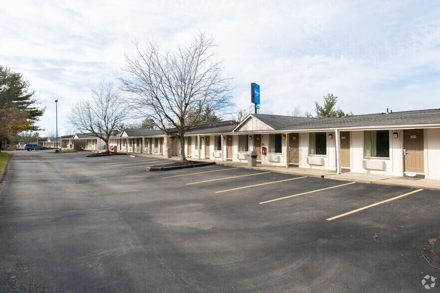 More Photos Of 282 North Ave, Washington Hotel For Sale