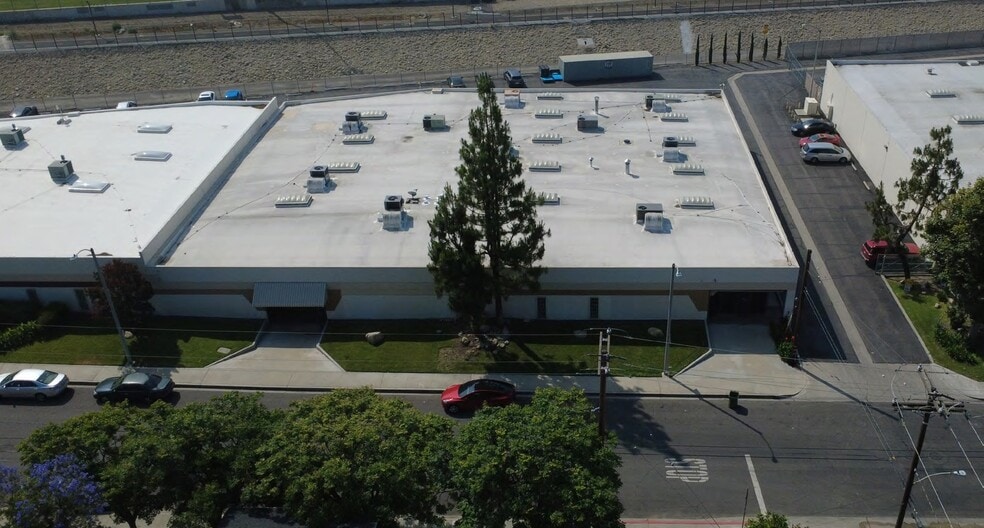 More Photos Of 1014 Griswold Ave, San Fernando Warehouse For Lease