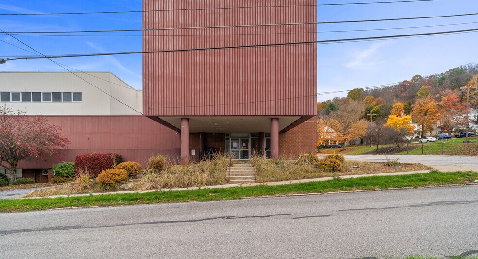More Photos Of 94 Hospital St, Ridgway Specialty For Sale