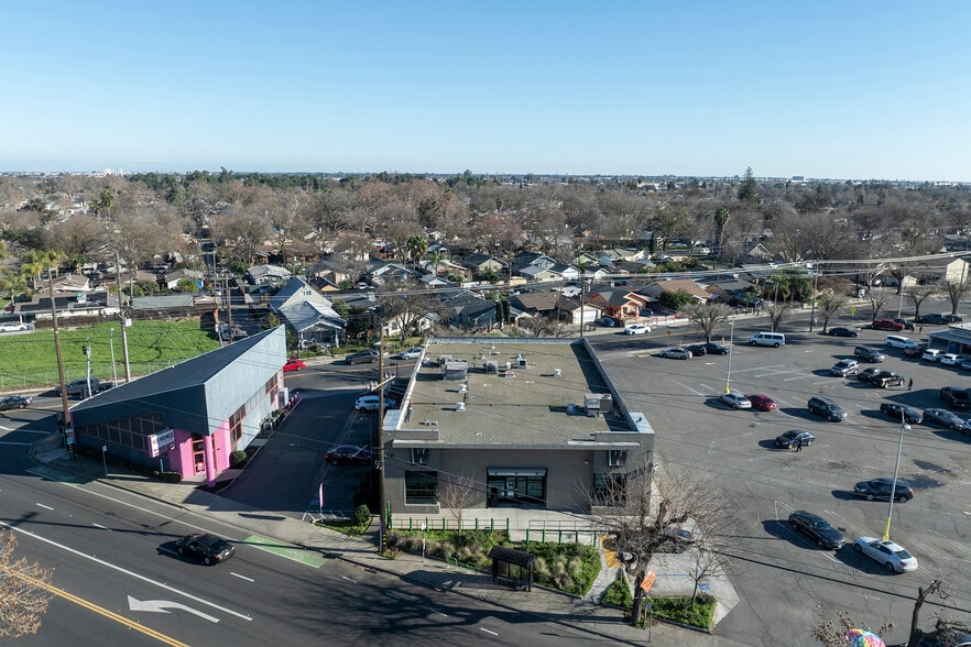 More Photos Of 408 Paradise Rd, Modesto Bank For Sale