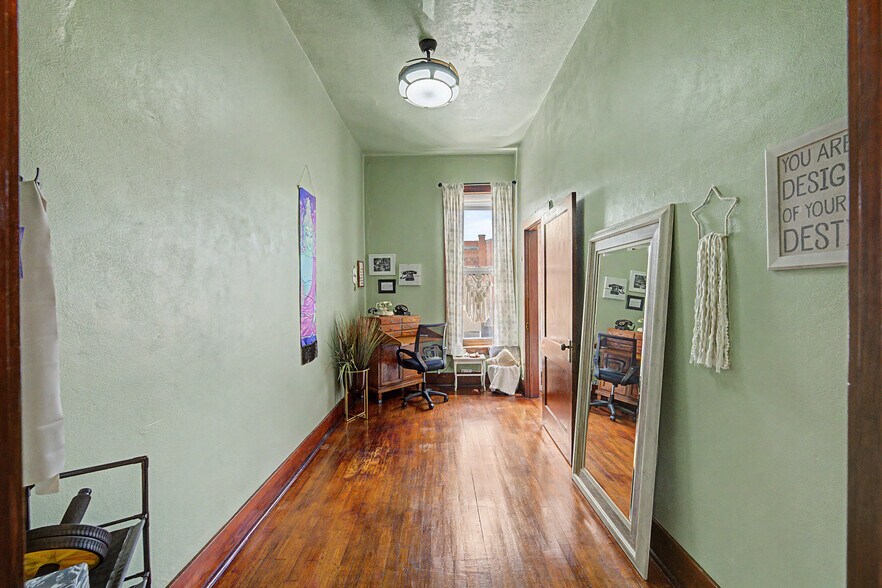 More Photos Of 806 12th St, Belle Plaine Storefront Retail Residential For Sale