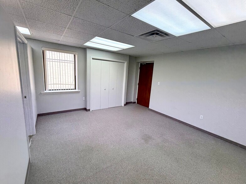 More Photos Of 108 S Main St, Madisonville Office Residential For Sale