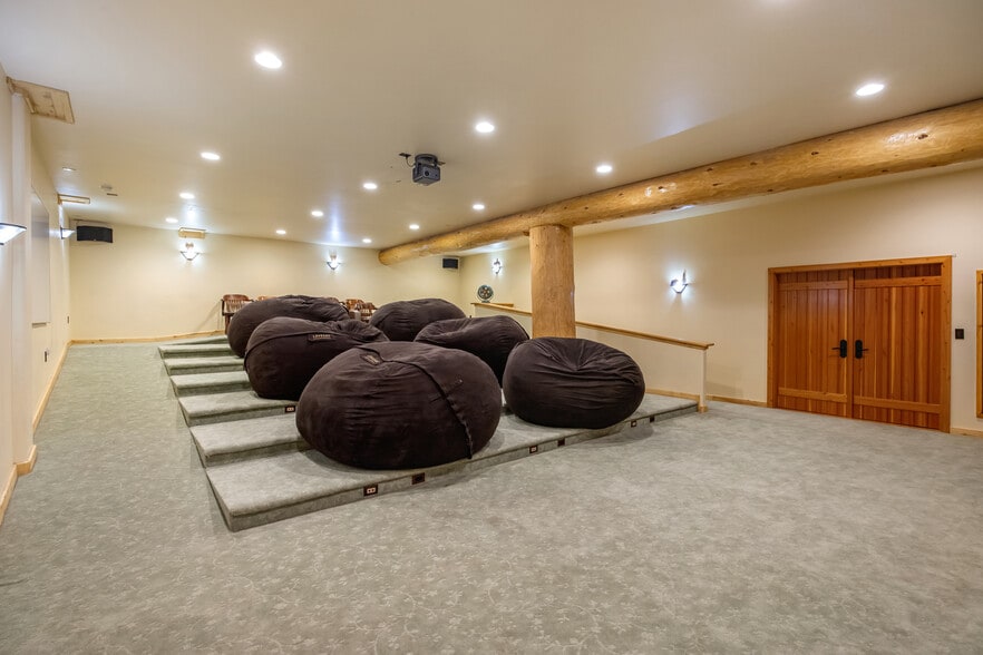 More Photos Of 1613 Black Canyon Rd, Heber Lodge Meeting Hall For Sale