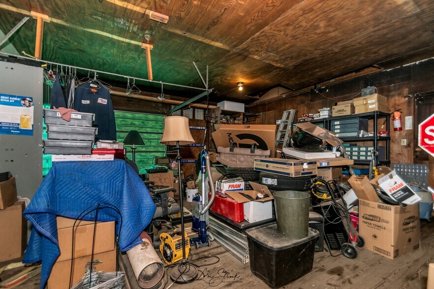 More Photos Of 300 Railroad Ave, Wheeler Auto Repair For Sale