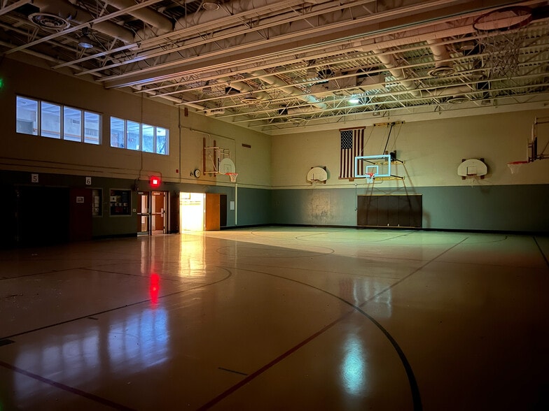 More Photos Of 1042 18th Ave SE, Minneapolis Schools For Sale