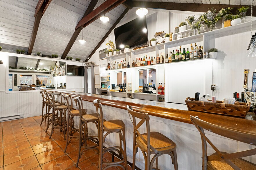 More Photos Of 412 Montauk Hwy, East Quogue Freestanding For Sale