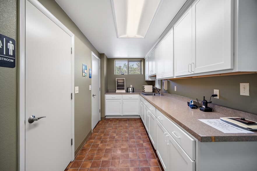 More Photos Of 820 N 30th St, Colorado Springs Religious Facility For Sale