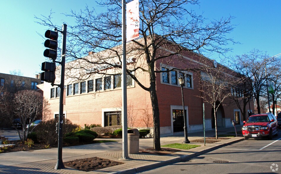 More Photos Of 11 W Madison Ave, Oak Park Office For Sale