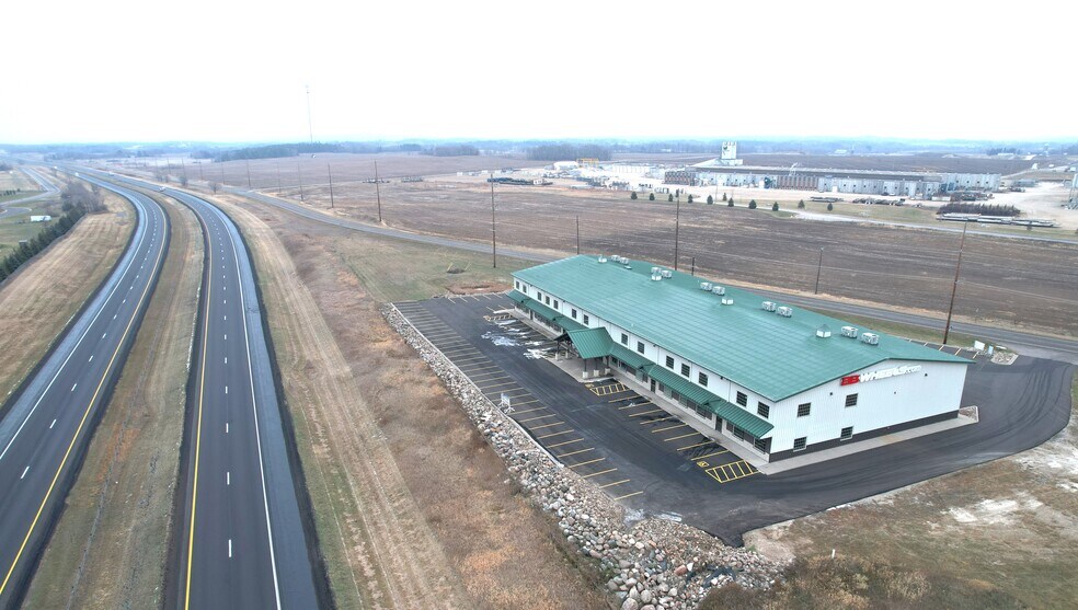 More Photos Of 209 County Road 156, Albany Showroom For Sale