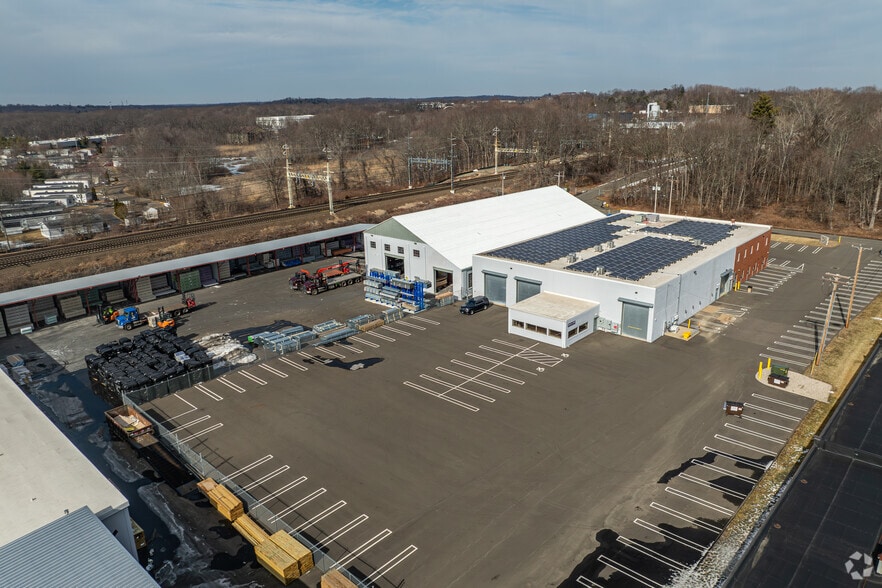More Photos Of 252-262 Depot Rd, Milford Light Distribution For Lease