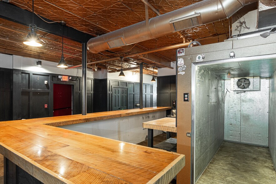 More Photos Of 5 Biltmore Ave, Asheville Restaurant For Lease