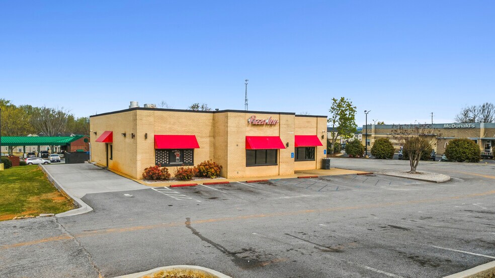 More Photos Of 515 Roe Center Ct, Travelers Rest Land For Lease