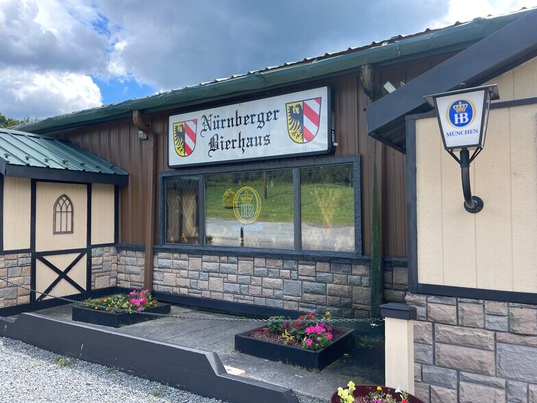 More Photos Of 2136 Lake Ariel Hwy, Lake Ariel Restaurant For Sale