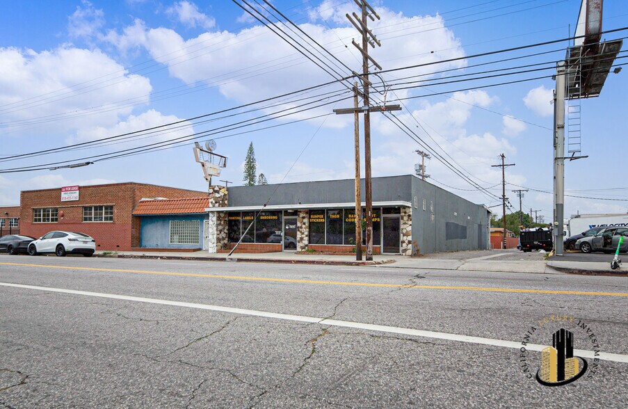 More Photos Of 5557 Cahuenga Blvd, North Hollywood General Retail For Sale