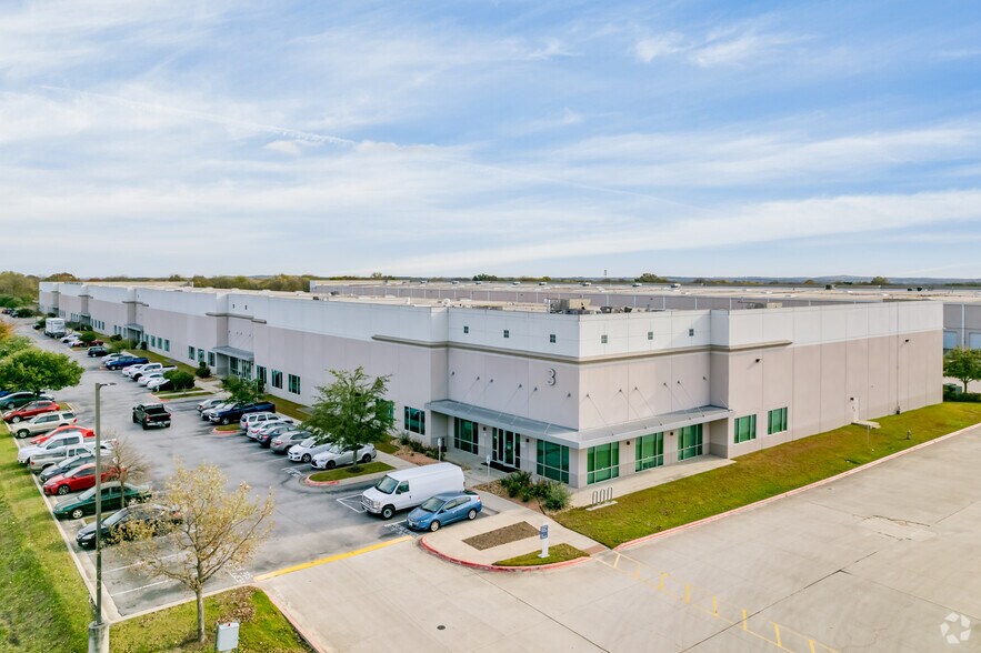 More Photos Of 2301 E Saint Elmo Rd, Austin Unknown For Lease