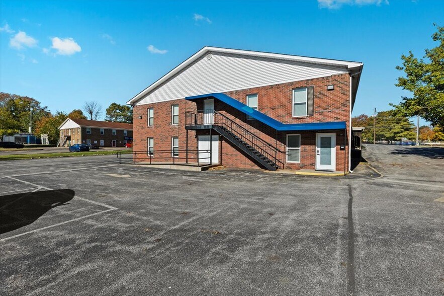 More Photos Of 617 Mulberry St, Elizabethtown Office For Sale