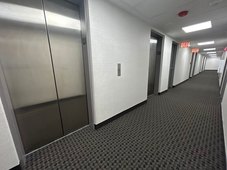 More Photos Of 3525 W Peterson Ave, Chicago Office For Lease