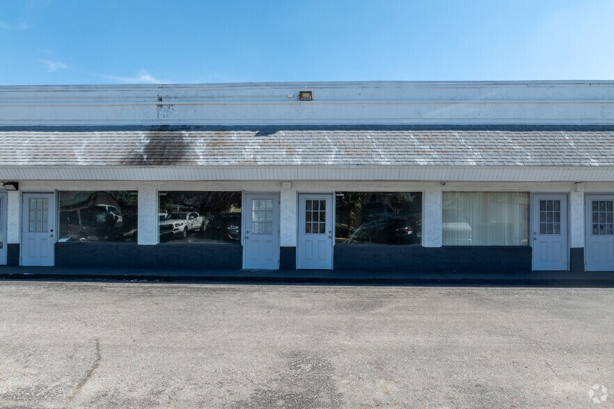 More Photos Of 1823-1853 NW 38th Ave, Lauderhill Flex For Lease