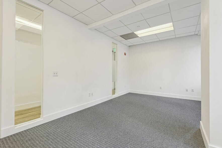 More Photos Of 1200 Brickell Ave, Miami Office For Sale