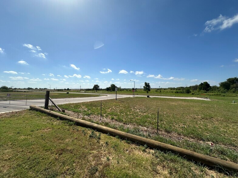 More Photos Of Silvermist Dr, Jarrell Land For Sale