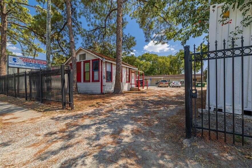 More Photos Of 6209 Skyline Dr, Houston Land For Sale