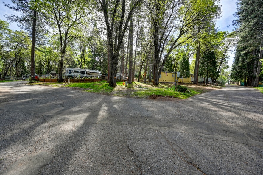 More Photos Of 245 S. Railroad Flat Rd, Rail Road Flat Manufactured Housing Mobile Home Park For Sale