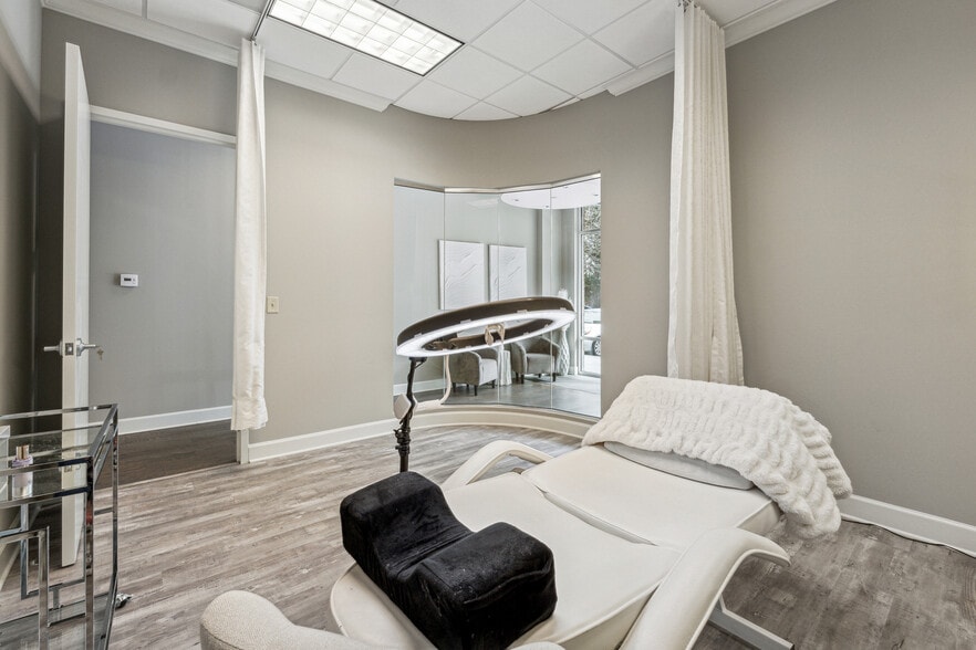 More Photos Of 1300 Peachtree Industrial Blvd, Suwanee Storefront Retail Office For Sale