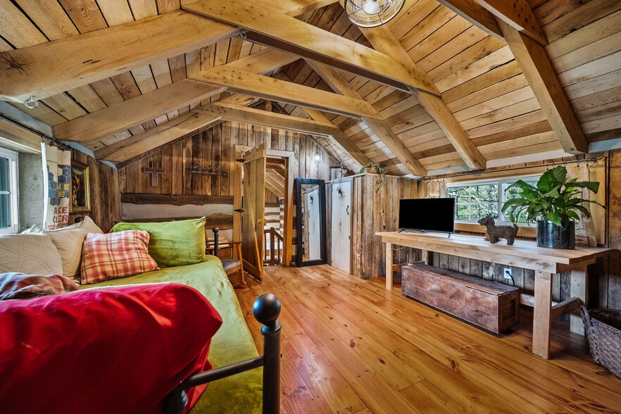 More Photos Of 129 Vaughan Rd, Eldon Lodge Meeting Hall For Sale