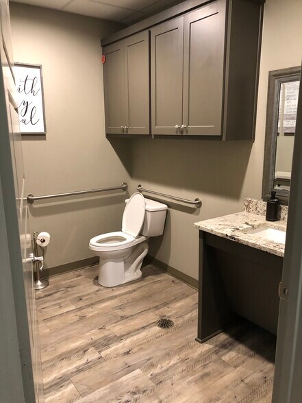 More Photos Of 20071 State Highway 155 S, Flint General Retail For Lease