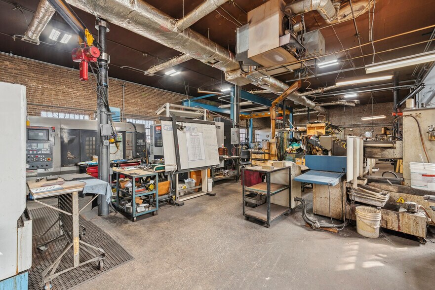 More Photos Of 3957 N Normandy Ave, Chicago Manufacturing For Sale