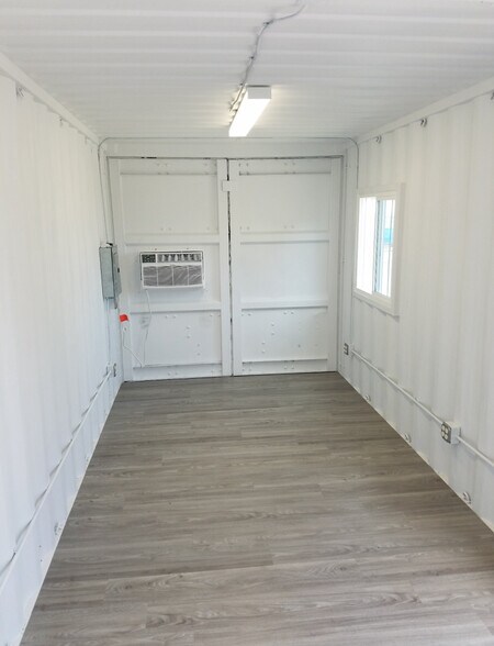 More Photos Of 447 Marion Dr, Wilmington Contractor Storage Yard For Lease