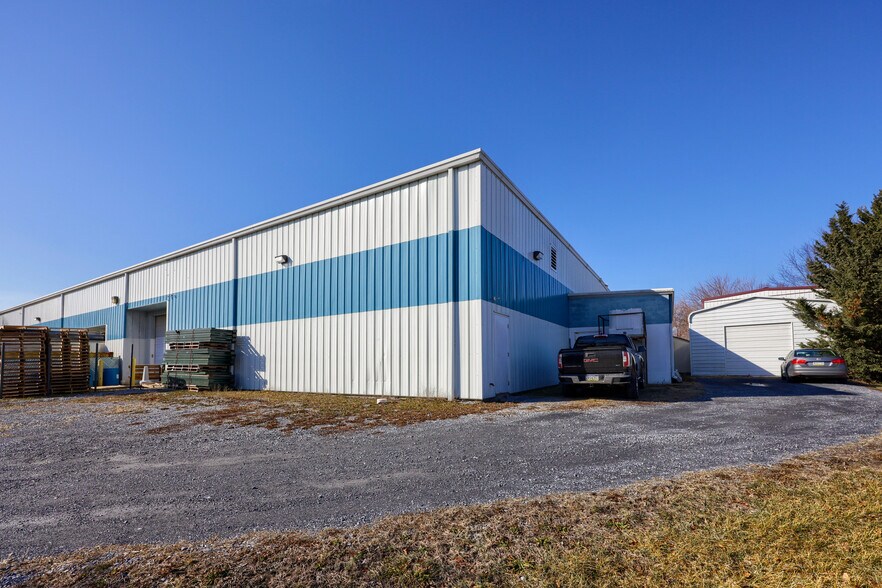 More Photos Of 205 Bucky Dr, Lititz Manufacturing For Sale