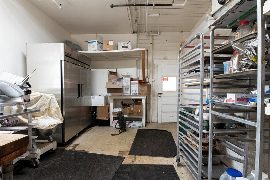 More Photos Of 40 The Common, Chester Hotel For Sale