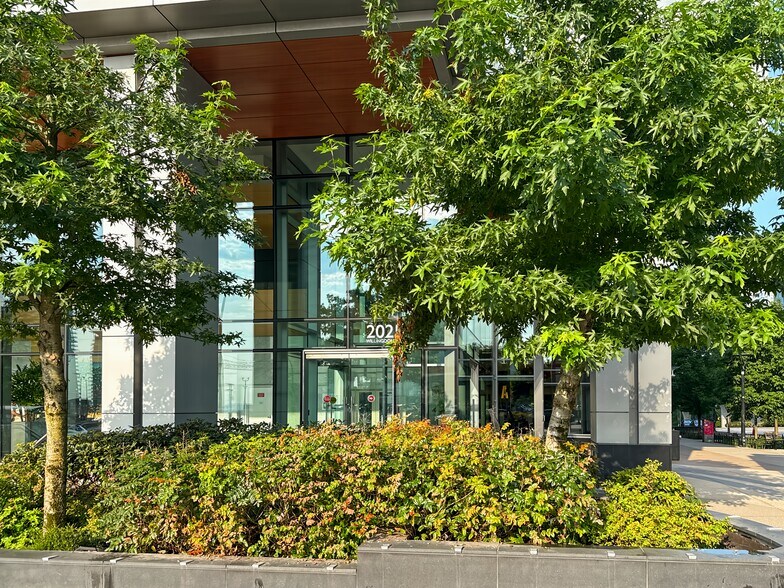 More Photos Of 4402 Skyline Dr, Burnaby Coworking Space