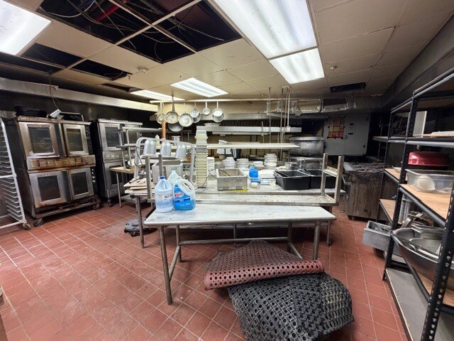 More Photos Of 811 McLean Ave, Yonkers Storefront Retail Office For Lease