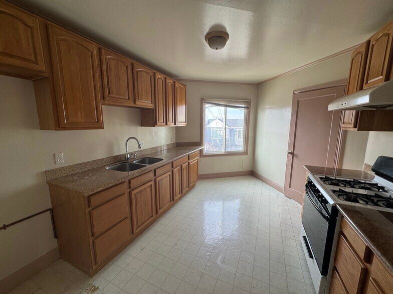 More Photos Of 729-731 Randolph St, San Francisco Storefront Retail Residential For Sale