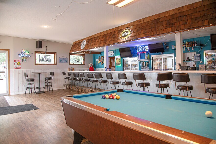 Primary Photo Of 115 Diamond St N, Ridgeland General Retail For Sale