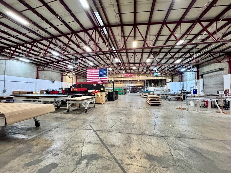 More Photos Of 4300-4356 Caterpillar Rd, Redding Manufacturing For Sale
