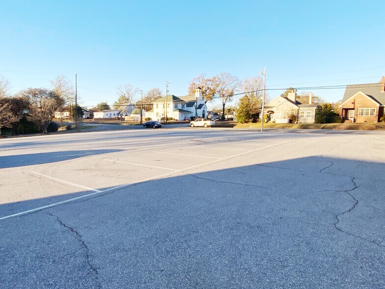 More Photos Of 401 W Cumberland St, Dunn Funeral Home For Sale