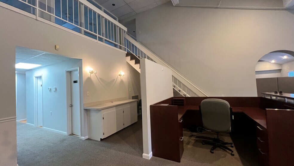 More Photos Of 2555-2575 Chain Bridge Rd, Vienna Medical For Sale