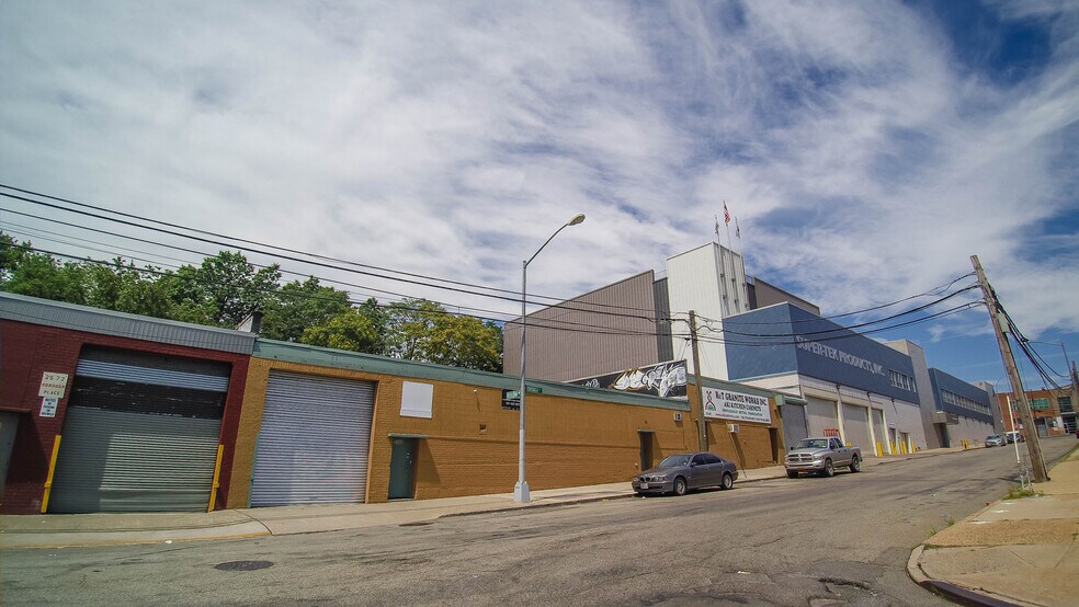 More Photos Of 2566 Borough Pl, Woodside General Retail For Lease