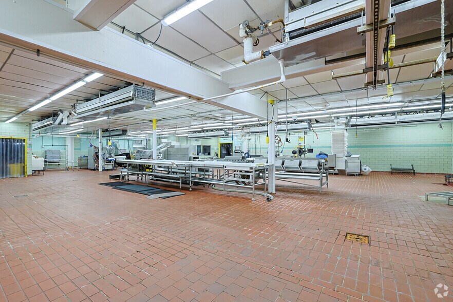 More Photos Of 16 Conn St, Woburn Food Processing For Sale