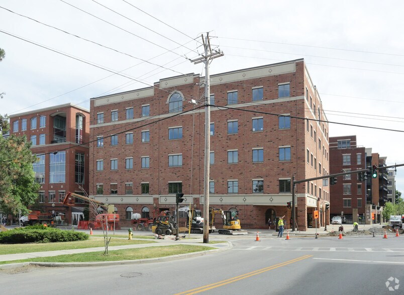 More Photos Of 60 Railroad Pl, Saratoga Springs Office For Lease