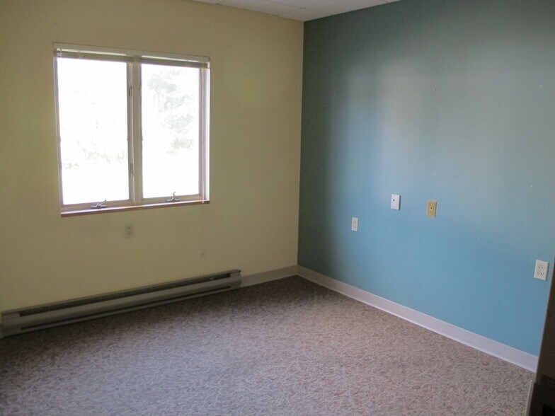 More Photos Of 9 Pleasant St, Oakland Medical For Lease