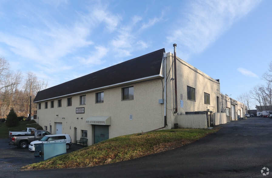 More Photos Of 5038-5050 W Chester Pike, Edgemont Storefront For Lease