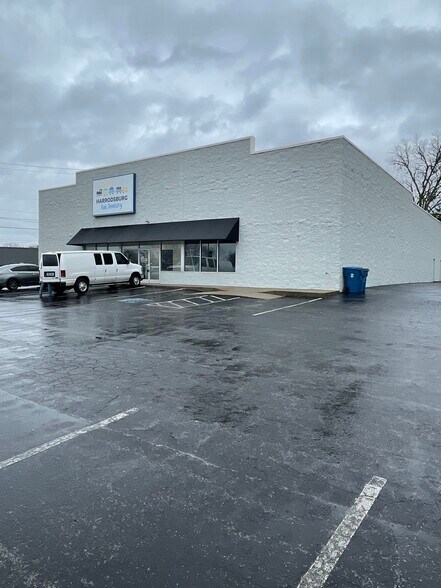More Photos Of 685 S College St, Harrodsburg Storefront Retail Office For Lease
