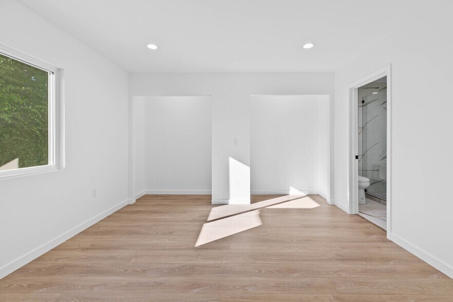 More Photos Of 6842 Cedros Ave, Van Nuys Apartments For Sale