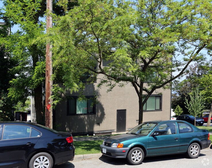 More Photos Of 2045 Maple St, Vancouver Apartments For Sale