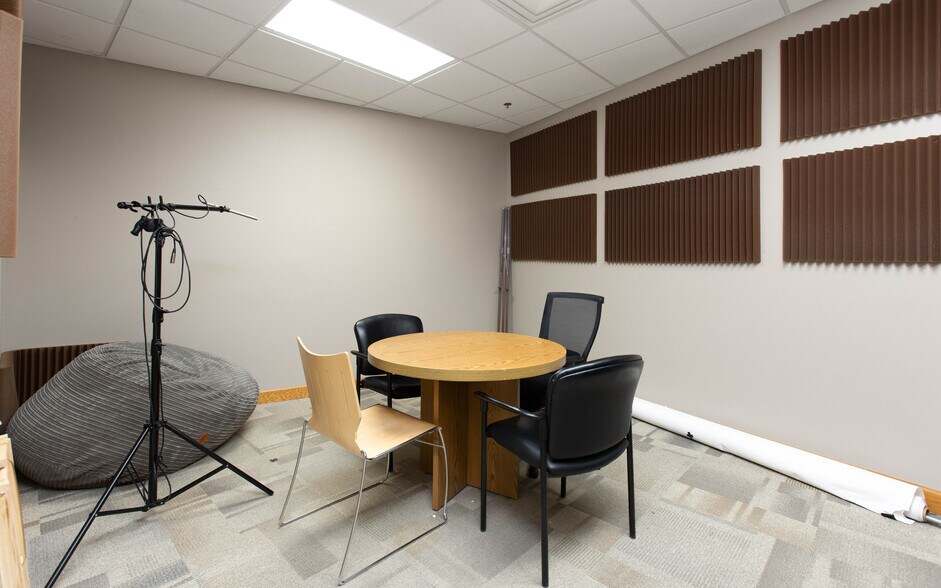 More Photos Of 15475 Gleneagle Dr, Colorado Springs Office For Sale